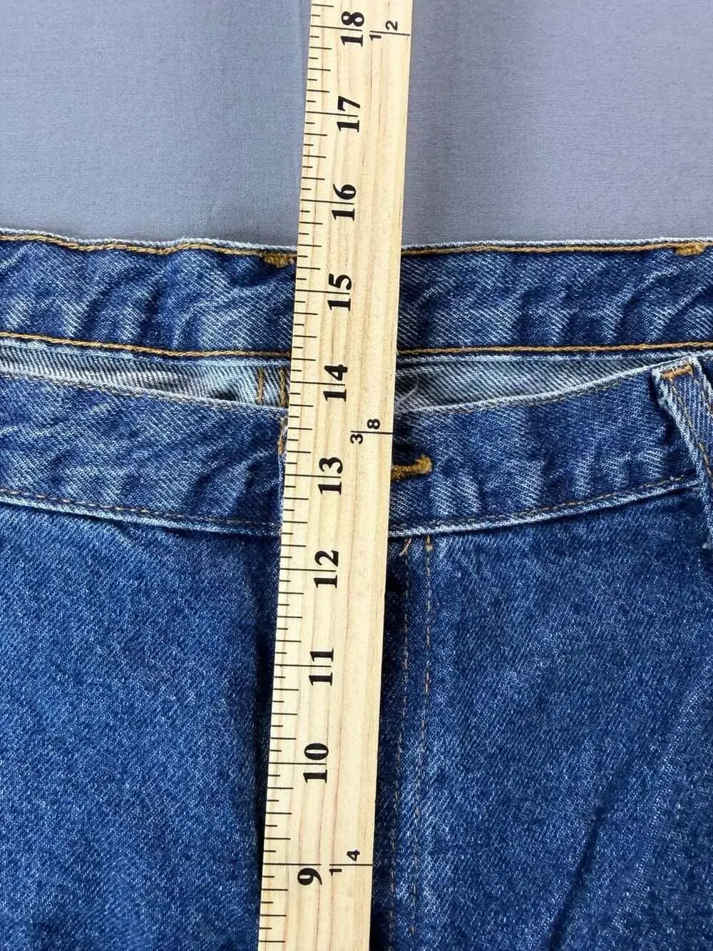Wrangler Rugged Wear Men's Relaxed Fit Brush Guard Denim Hunting Jeans 42x30